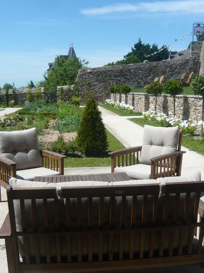 ホテルJardin Des Simples Mont-Dol エクステリア 写真