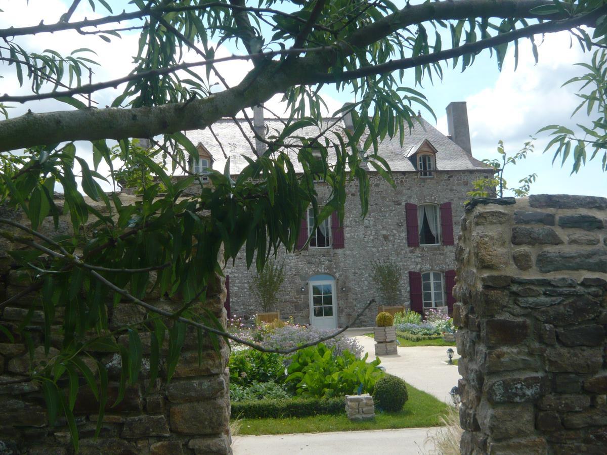 ホテルJardin Des Simples Mont-Dol エクステリア 写真